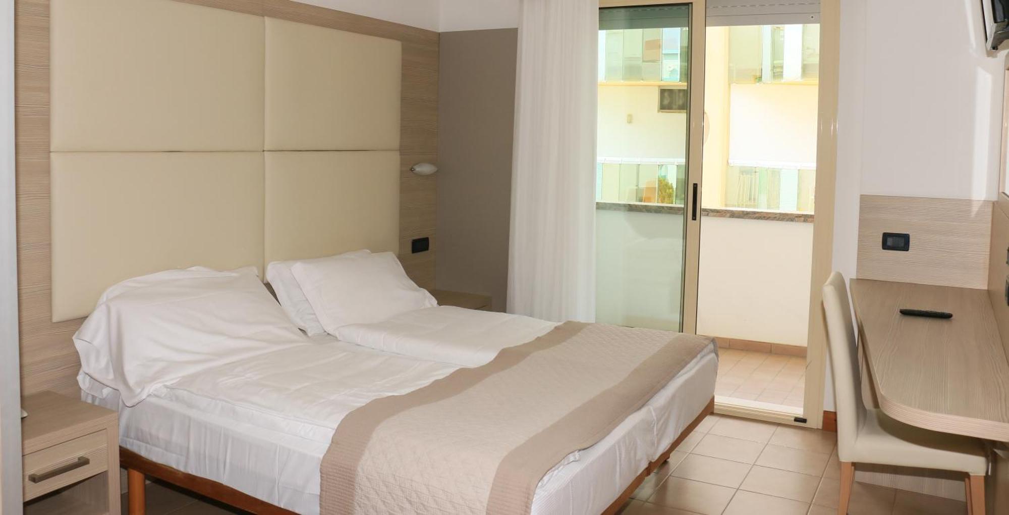 Hotel Bristol Lido di Jesolo Exterior photo