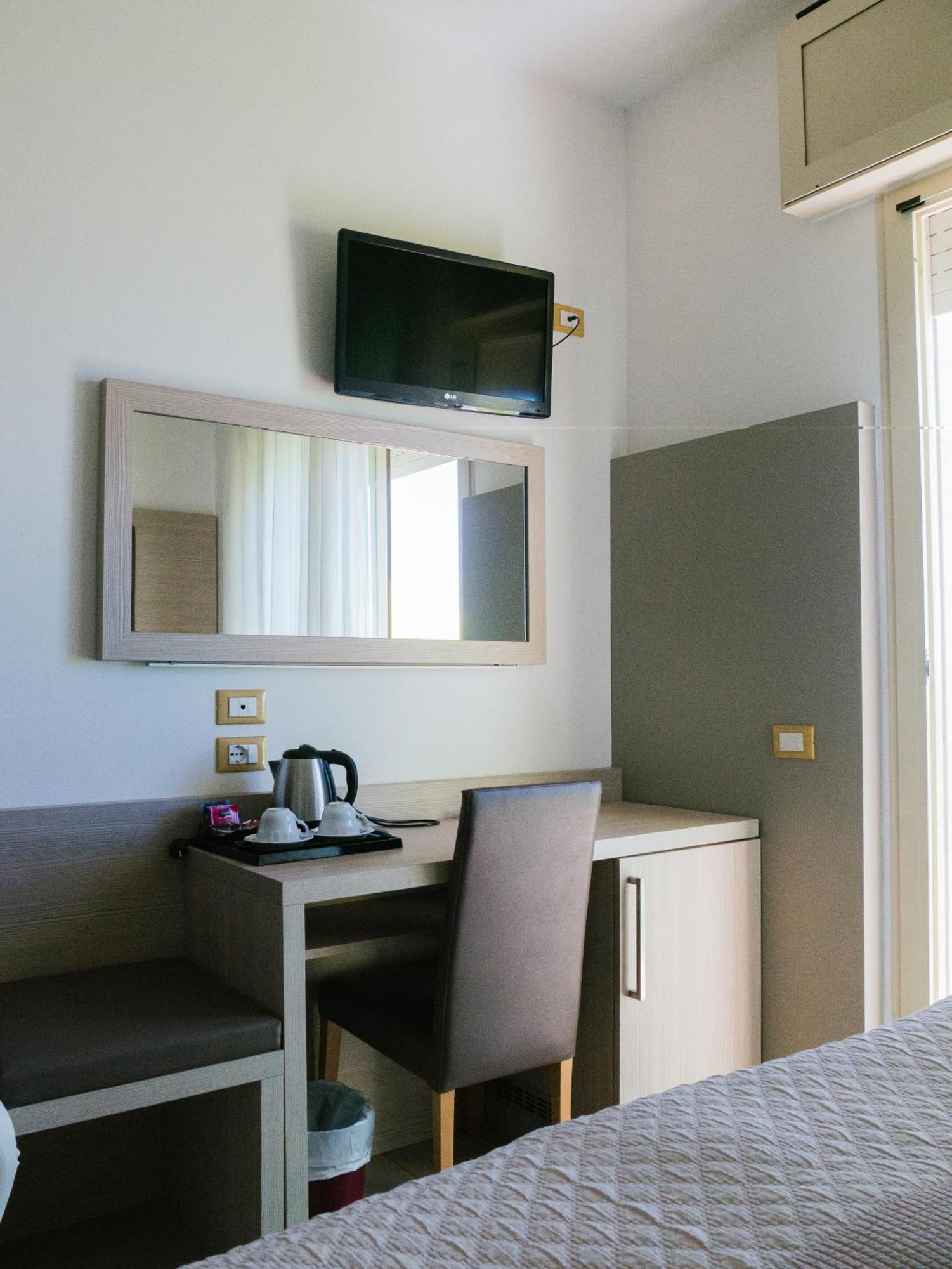 Hotel Bristol Lido di Jesolo Exterior photo