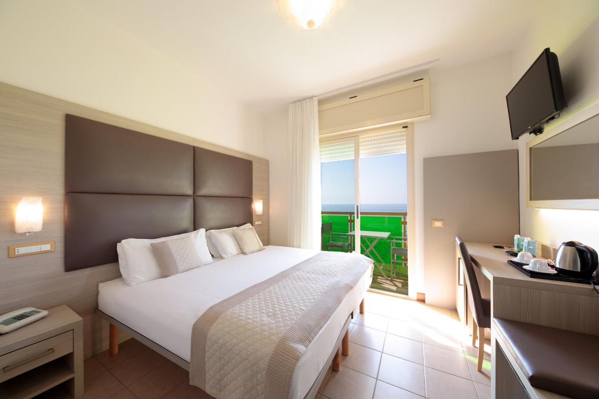 Hotel Bristol Lido di Jesolo Exterior photo